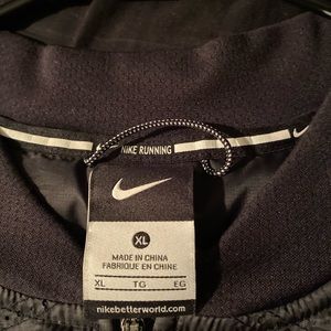 Selling nice Nike running vest